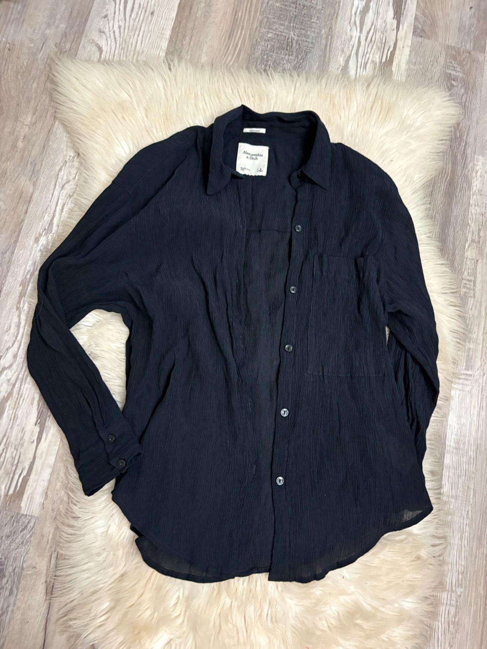 Abercrombie & Fitch black Oversized Crinkle Textured Shirt size m